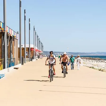 Cc Bay House Vandrerhjem Costa de Caparica